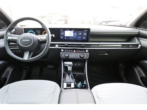 Certified 2025 Hyundai Santa Cruz SE image 12