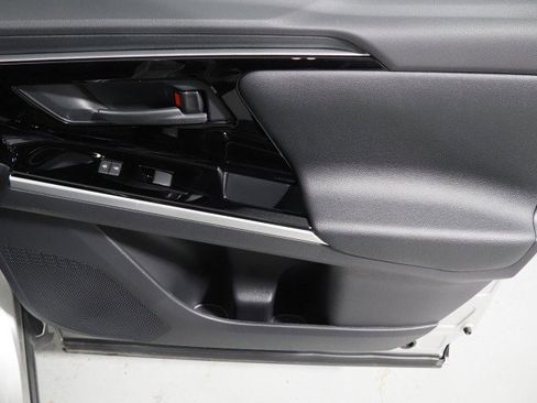 Used 2025 Toyota bZ4X XLE w/ Weather Package image 43