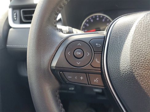 Used 2022 Toyota RAV4 XLE Premium image 24