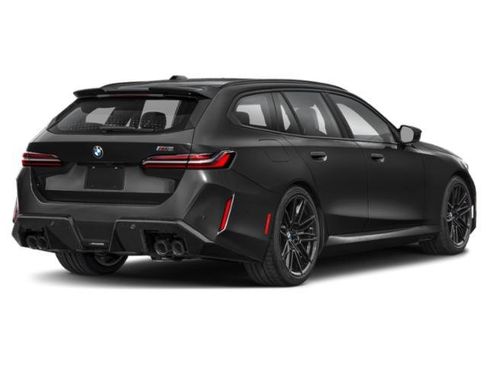 New 2027 BMW M5 Touring AWD/4WD image 2
