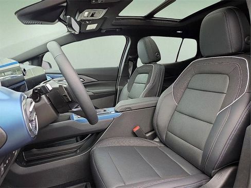 New 2026 Chevrolet Equinox EV LT image 17