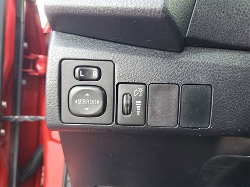 Used 2016 Toyota Corolla L image 28