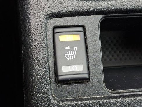 Used 2018 Nissan Rogue SV image 27