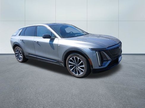 Certified 2024 Cadillac Lyriq Sport w/ LPO, Floor Liner Package AWD/4WD image 9