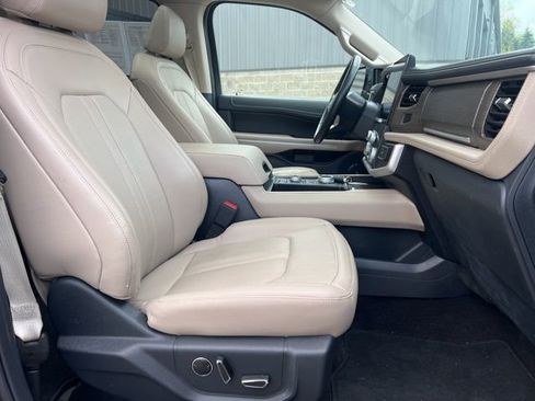 Used 2022 Ford Expedition Limited AWD/4WD image 11