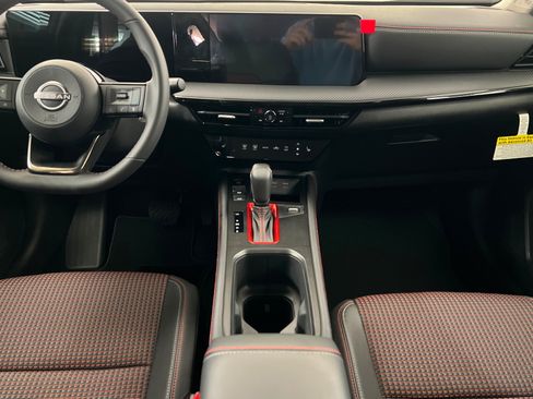 New 2026 Nissan Kicks SR w/ Cold Weather Package FWD image 13