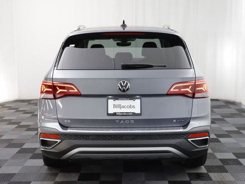 Certified 2023 Volkswagen Taos SE w/ Black Wheel Package image 16