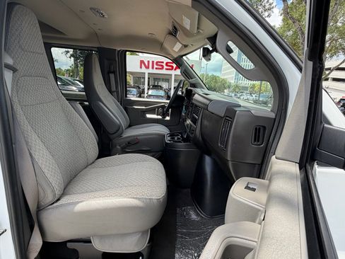 Used 2025 Chevrolet Express 3500 LT w/ LT Preferred Equipment Group RWD image 16
