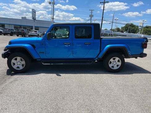 Used 2022 Jeep Gladiator Sport AWD/4WD image 8