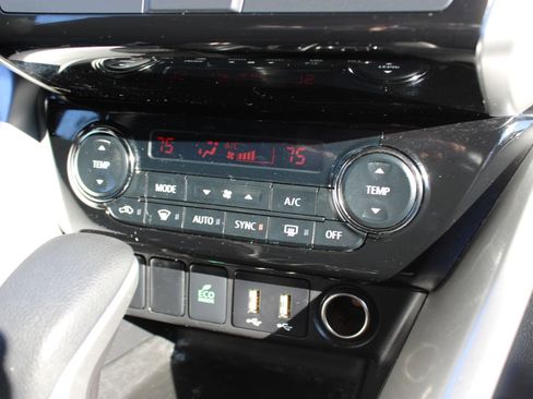 Used 2024 Mitsubishi Eclipse Cross SE image 34