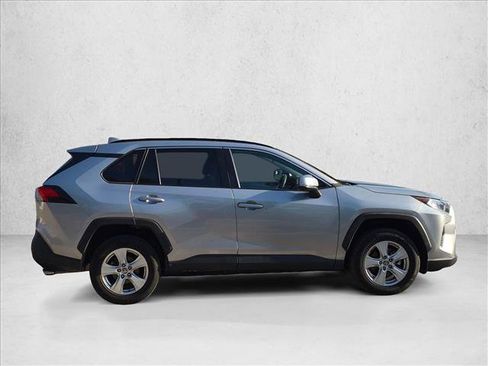Used 2021 Toyota RAV4 XLE FWD image 4