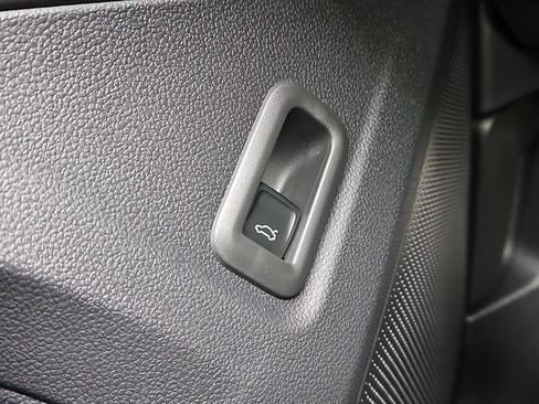 New 2026 Volkswagen Tiguan SE R-Line AWD/4WD image 13