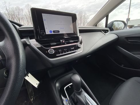 Used 2025 Toyota Corolla LE image 22