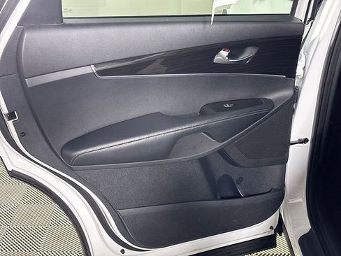 Used 2019 Kia Sorento FWD image 18