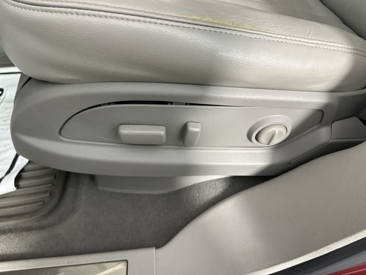 Used 2016 Buick Enclave Premium FWD image 12