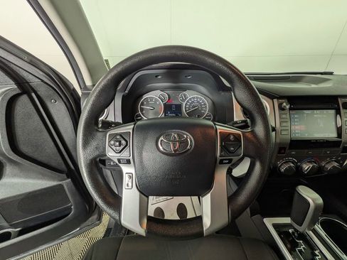 Used 2017 Toyota Tundra SR5 image 18