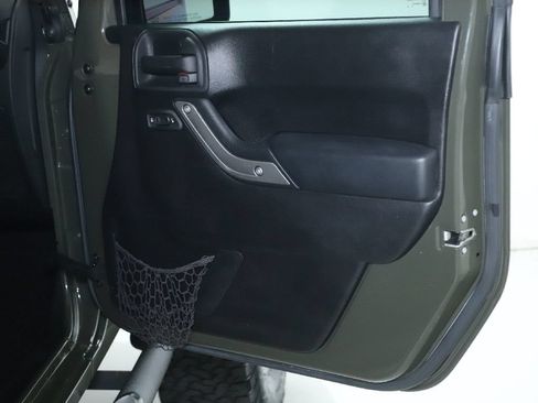 Used 2015 Jeep Wrangler Sport w/ Quick Order Package 24S AWD/4WD image 16