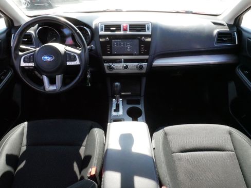 Used 2017 Subaru Outback 2.5i Premium AWD/4WD image 9