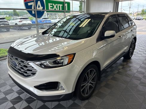Used 2019 Ford Edge Titanium w/ Cold Weather Package AWD/4WD image 3