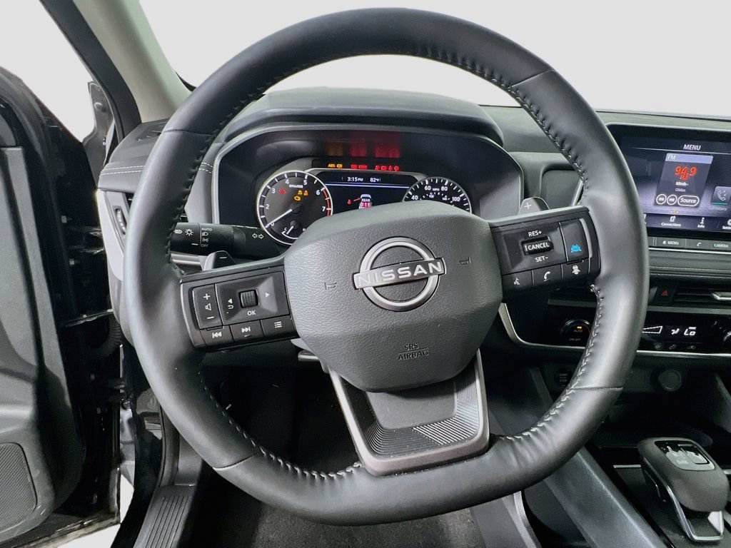Used 2025 Nissan Rogue SV AWD/4WD image 10