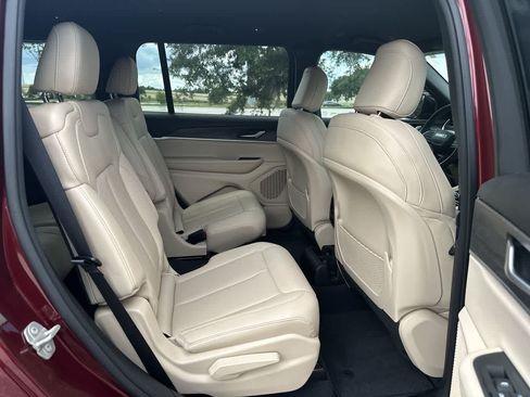 Certified 2023 Jeep Grand Cherokee L Limited w/ Trailer Tow Group (B) AWD/4WD image 27