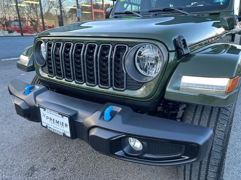 Used 2024 Jeep Wrangler Sport S w/ Convenience Group image 16