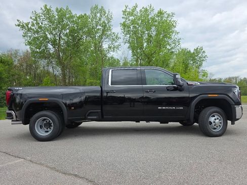 New 2026 GMC Sierra 3500 SLE w/ SLE Value Package AWD/4WD image 16