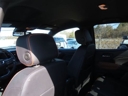 Used 2023 GMC Canyon AT4 w/ AT4 Premium Package image 32