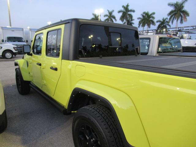 Used 2023 Jeep Gladiator Sport AWD/4WD image 4