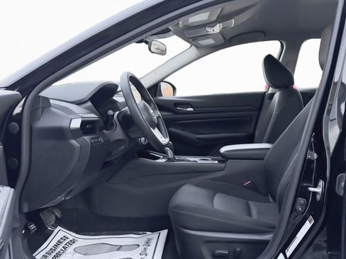 Used 2024 Nissan Altima 2.5 SV image 12