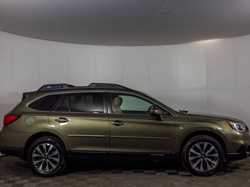 Used 2017 Subaru Outback 2.5i Limited AWD/4WD image 18