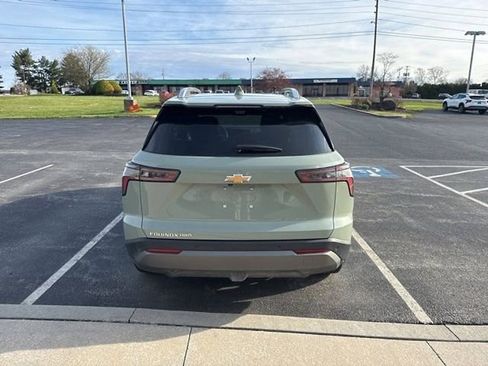 Used 2025 Chevrolet Equinox LT w/ Convenience Package II image 6