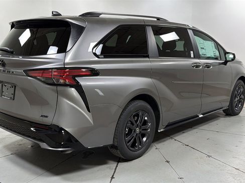New 2026 Toyota Sienna XSE image 5