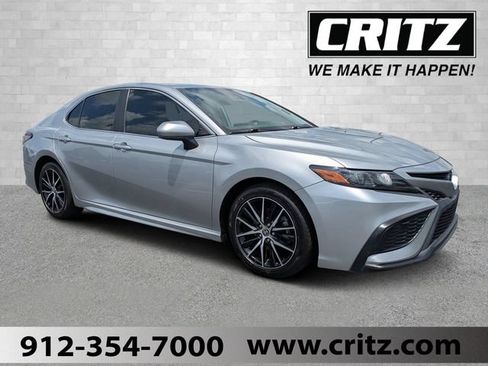 Used 2021 Toyota Camry SE FWD image 1