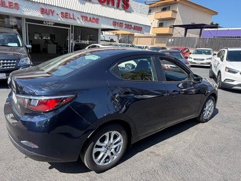 Used 2017 Toyota Yaris iA FWD image 2