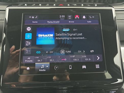 Used 2023 Jeep Grand Cherokee Altitude AWD/4WD image 26