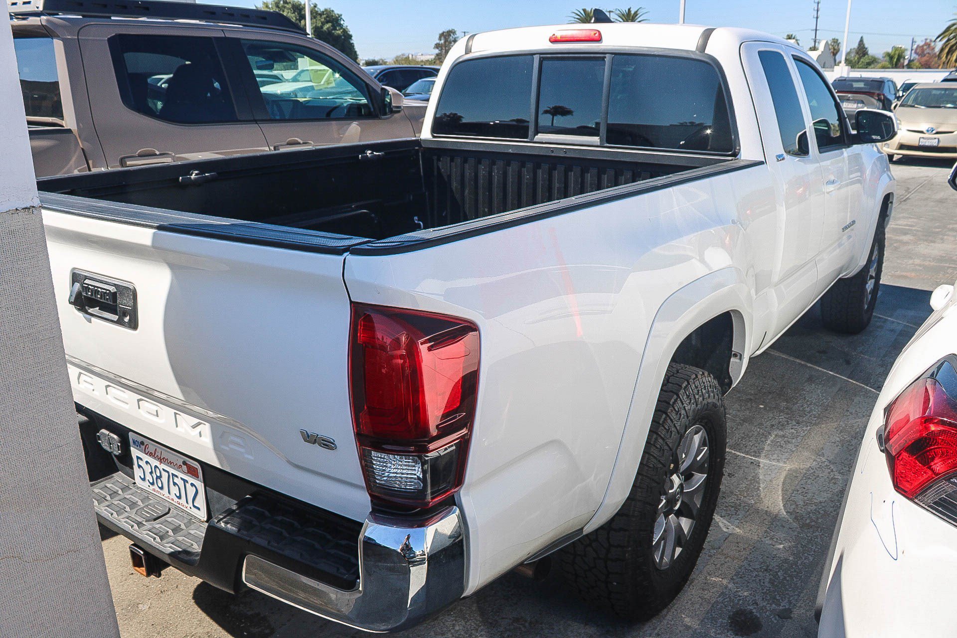 Used 2019 Toyota Tacoma SR5 AWD/4WD image 14