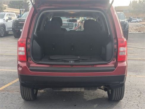 Used 2016 Jeep Patriot Latitude image 30