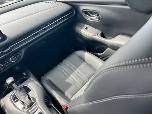 Used 2023 Honda HR-V EX-L image 11