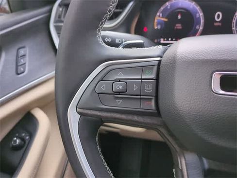 New 2025 Jeep Grand Cherokee L Limited image 24