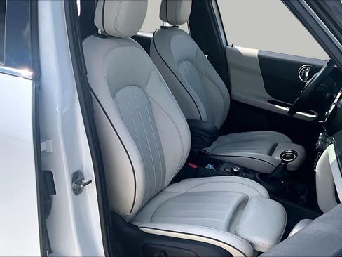 Used 2018 MINI Cooper Countryman FWD image 8