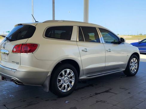 Used 2011 Buick Enclave CXL FWD image 8