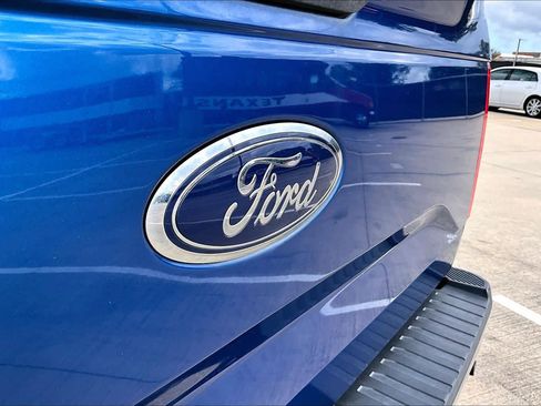 Used 2017 Ford F150 XLT w/ Equipment Group 302A Luxury image 8