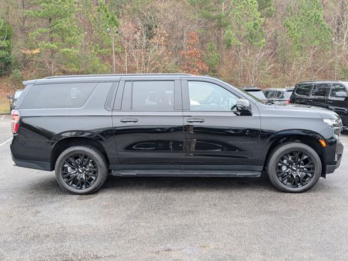 Used 2024 Chevrolet Suburban RST w/ Sport Performance Package image 10