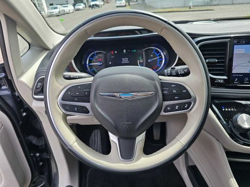 Used 2021 Chrysler Pacifica Limited w/ Premium & Safety Sphere Group FWD image 19