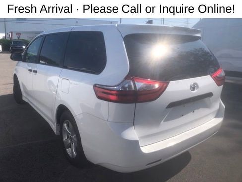 Used 2020 Toyota Sienna L FWD image 3
