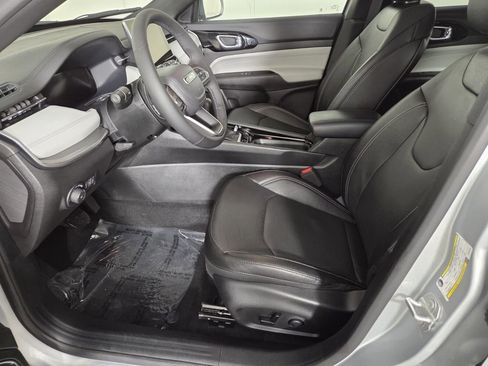 Certified 2025 Jeep Compass Limited w/ Elite Group AWD/4WD image 12