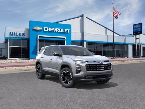 New 2026 Chevrolet Equinox LT w/ Convenience Package II FWD image 5