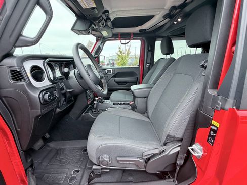 Used 2024 Jeep Wrangler Willys AWD/4WD image 22