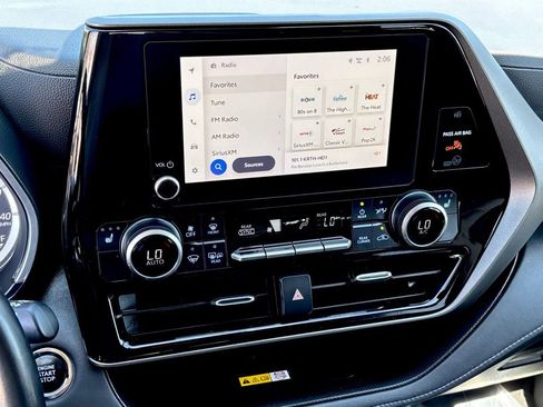 Used 2023 Toyota Highlander XLE image 17